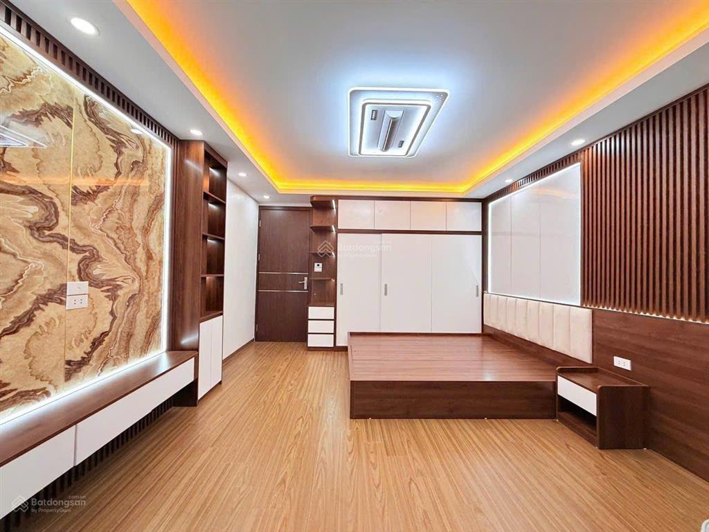 Chính chủ cho thuê nhà bát khối 130m2, gara 2 ô tô, view sông hồng, gần khu du lịch bát tràng