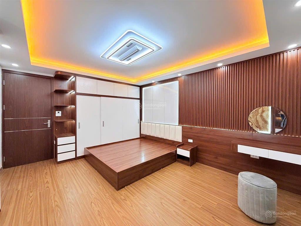 Chính chủ cho thuê nhà bát khối 130m2, gara 2 ô tô, view sông hồng, gần khu du lịch bát tràng