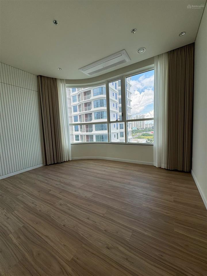 Cho thuê căn 3pn, 2wc, 135m2 tại thu thiem zeit river  giá rẻ thật sự, nhà mới 100%, view rất đẹp