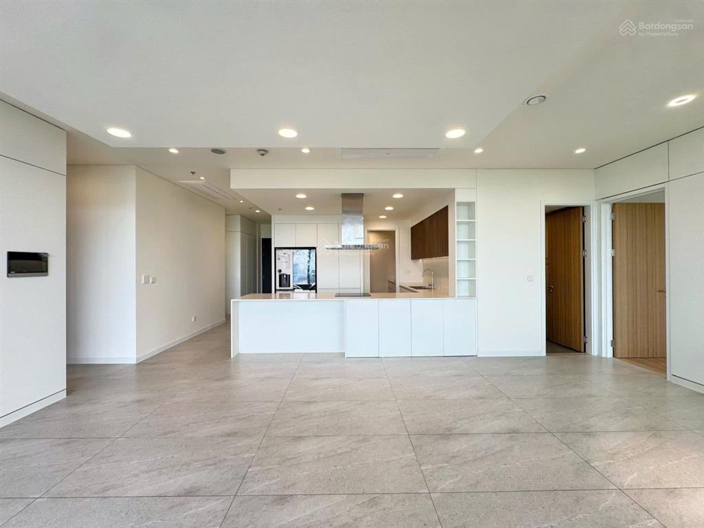 Cho thuê căn hộ 4pn thang máy riêng  giá cho thuê đang quá tốt  tân 0986 799 ***