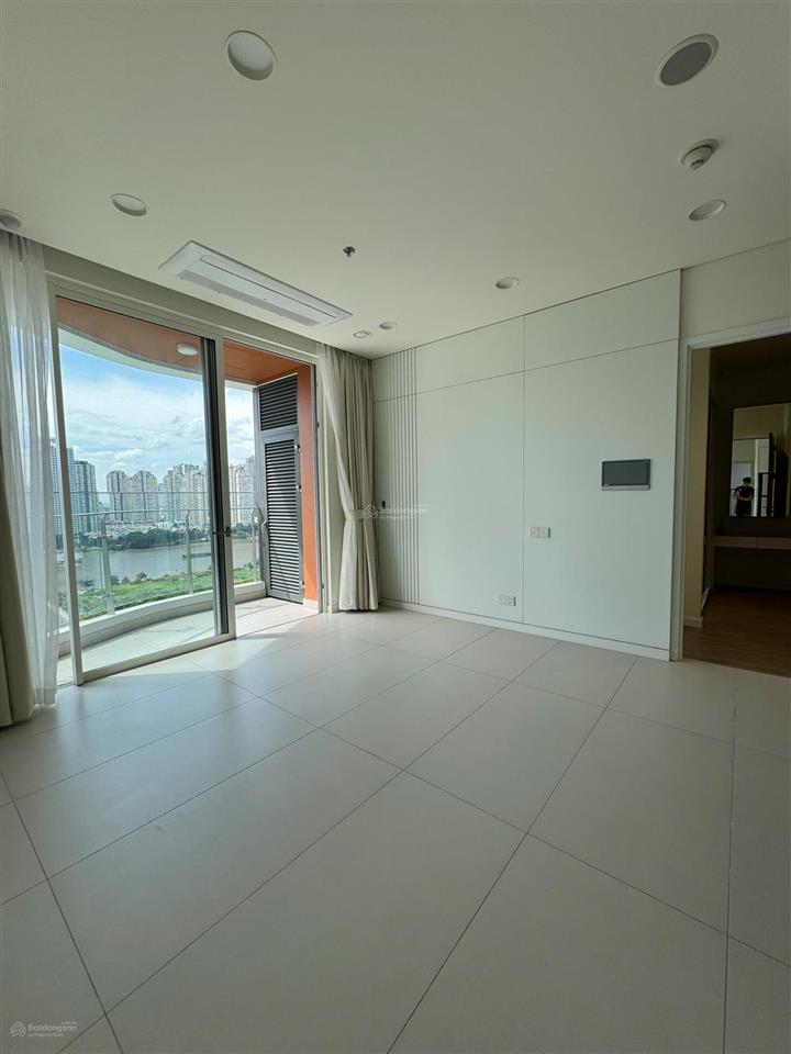 Cho thuê  2pn full nt chỉ 42 triệu/th  tầng cao đẹp, view pháo hoa & sông sg