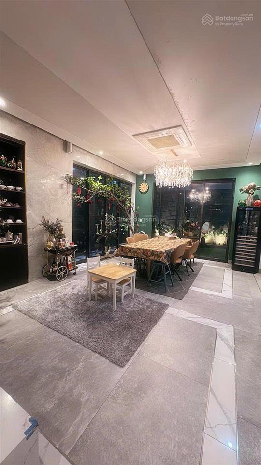 Siêu phẩm ciputra 230m2 hồ bơi  mặt đường đôi, cạnh công viên 65ha  sát nguyễn văn huyên
