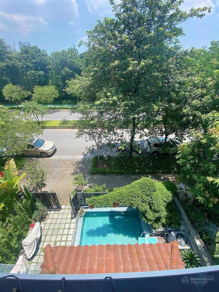 Siêu phẩm ciputra 230m2 hồ bơi  mặt đường đôi, cạnh công viên 65ha  sát nguyễn văn huyên