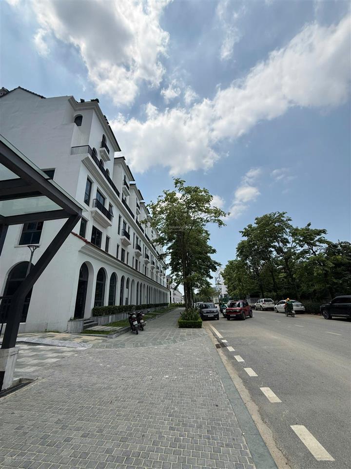 Biệt thự ciputra, lô góc 180m2  hàng mới, mặt công viên, trường học, đường đôi trục chính