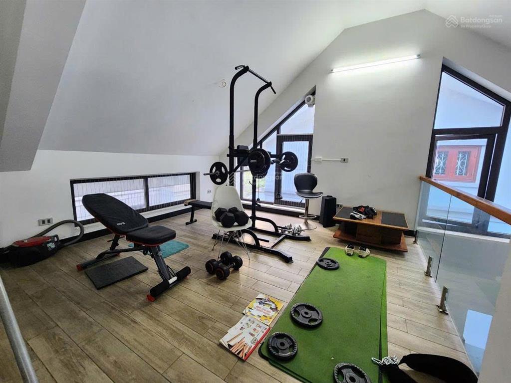 Siêu hiếm view hồ  cách hồ 20m 220m²  4 tầng full nội thất thang máy