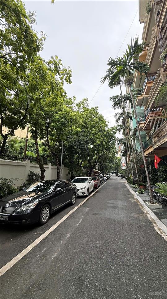 Phân lô hoàng quốc việt, vỉa hè 50m2, 6 tầng, ô tô tránh, 400tr/m2