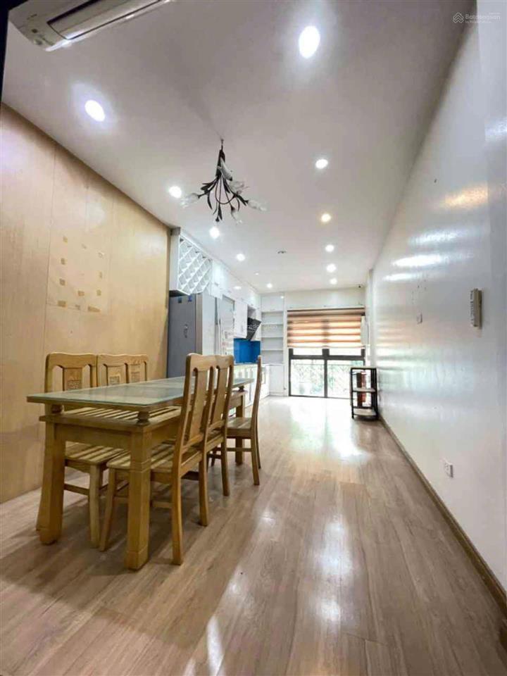 Phân lô hoàng quốc việt, vỉa hè 50m2, 6 tầng, ô tô tránh, 400tr/m2