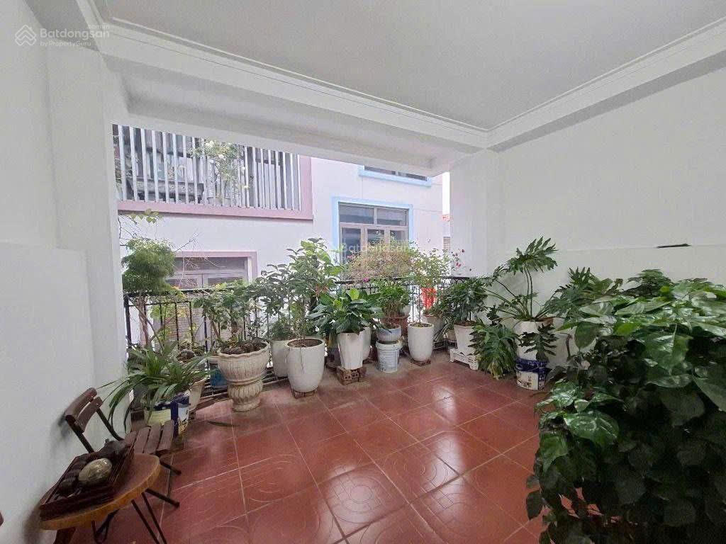 Bán nhà phú thượng 50m phân lô ô tô  5 tầng nhà full nội thất  ở luôn