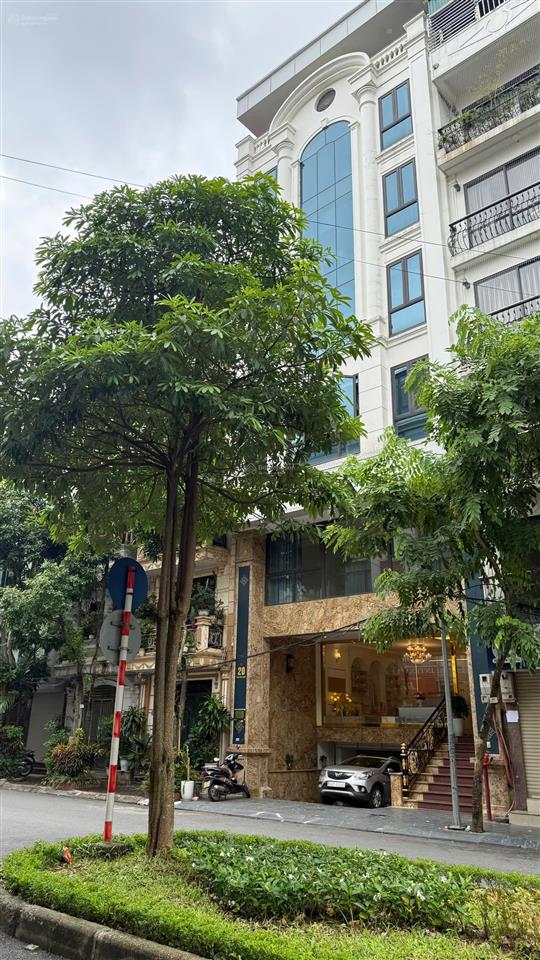 Mặt phố q. cầu giấy 140m2 mặt đường 4 làn xe vỉa hè 5m kinh doanh  building