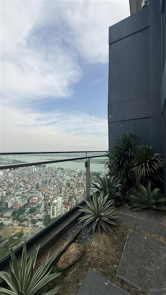 Chính chủ bán cc sunshine golden river  3n3vs  tầng cao  view sông 153m2  ban công rộng