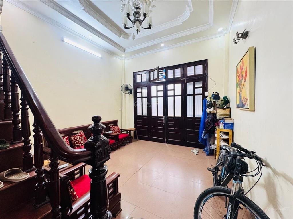 Nhà cầu giấy  mặt ngõ kinh doanh  nhà dân xây  36m2  5 tầng