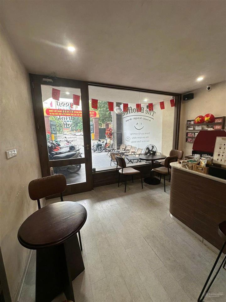 Mặt phố  cầu giấy giá siêu tốt 105m2 7 tầng  nhỉnh 500tr/m2 kinh doanh buôn bán