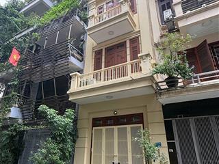 Phân lô cầu giấy 45m2 5 tầng đường 8m vỉa hè rộng 2 thoáng