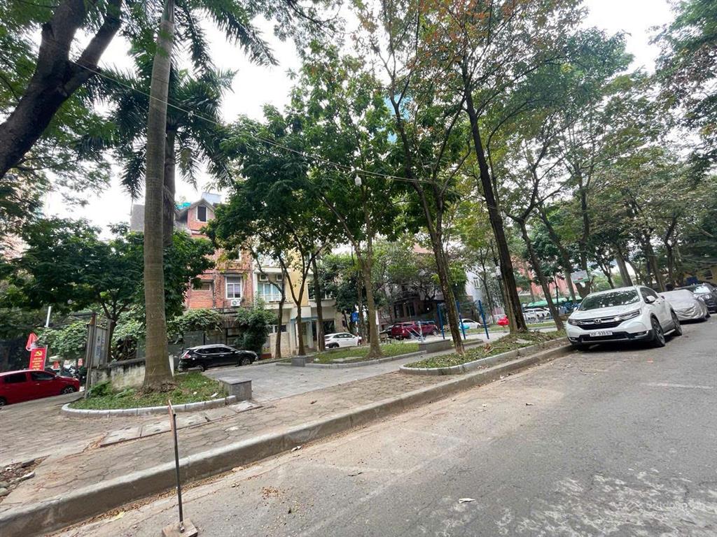 Giảm chào 9 tỷ  phân lô vỉa hè đường 11m tây hồ  120m2 4 tầng ô tô chạy vòng quanh