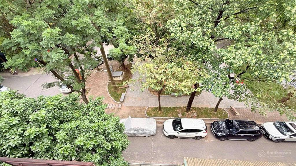 Giảm chào 9 tỷ  phân lô vỉa hè đường 11m tây hồ  120m2 4 tầng ô tô chạy vòng quanh