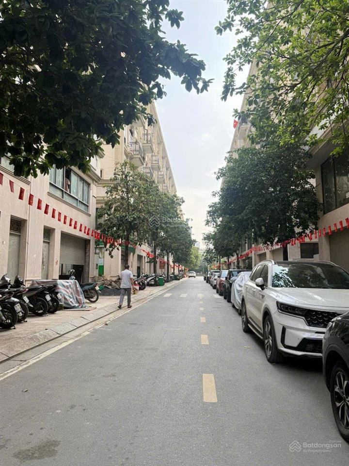 Giảm chào gần 4 tỷ  him lam vạn phúc giá hời khu 91m2 6 tầng mặt tiền 6.5m 2 mặt đường