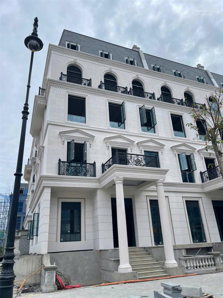 Siêu phẩm  giữa công viên 66ha  vị trí đẹp ciputra  6 tầng  mặt tiền 9m