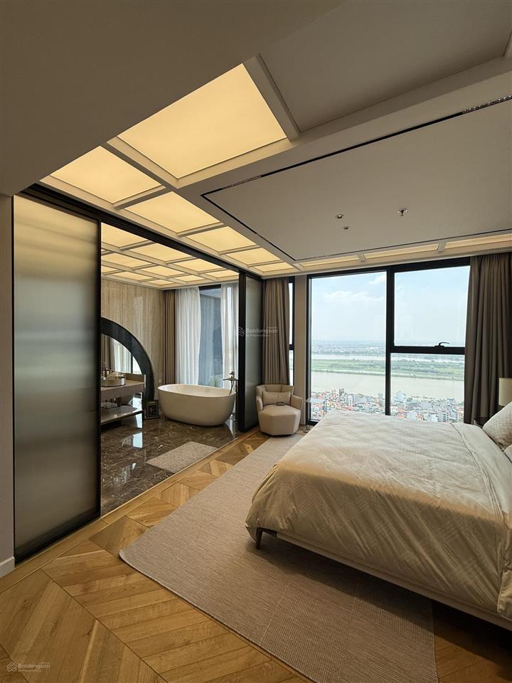Sunshine golden river 134m2  tầng trung  view sông  công viên  full nội thất