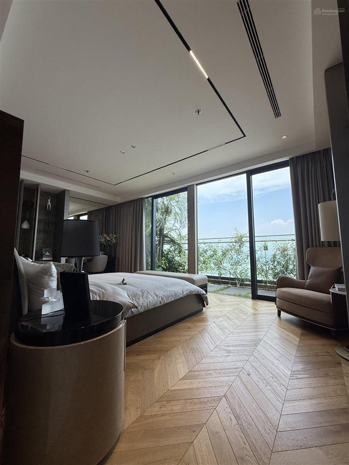 Sunshine golden river 134m2  tầng trung  view sông  công viên  full nội thất