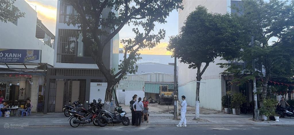 Bán lô đất mặt tiền 15m khu sơn trà  trần nhân tông  gọi huy phan