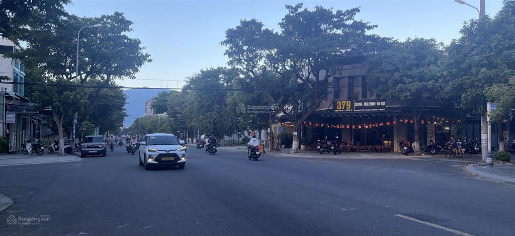 Bán lô đất mặt tiền 15m khu sơn trà  trần nhân tông  gọi huy phan