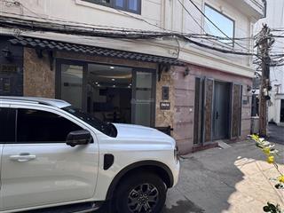 Diện tích sử dụng 135m2 5 tầng bán nhà hẻm nơ trang long 5 tầng thiết kế hiện đại