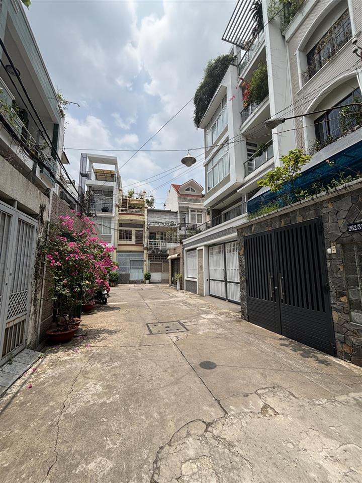 Hẻm víp 262 huỳnh văn bánh. p11. quận phú nhuận. dt  4 x 18m. 72m2. 1 trệt 3 lầu st. giá 16.9 tỷ