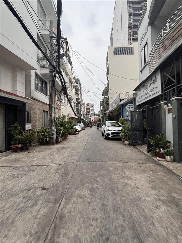 Bán nhà mt cô giang. p2. quận phú nhuận. 4 x 11m. 1 trệt 4 lầu. giá 9.5 tỷ tl