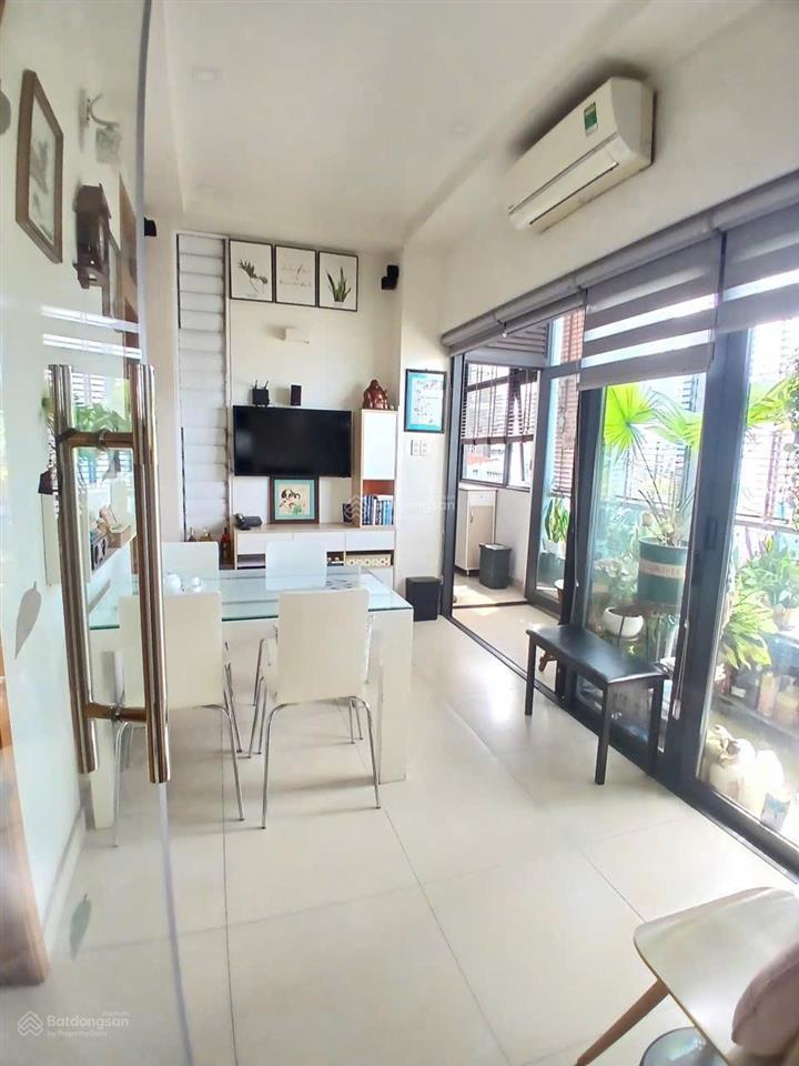 Bán nhà mặt tiền hoàng hoa thám p5 bình thạnh. dt 9 x 10m. 1 trệt 5 lầu. giá 17.5 tỷ tl
