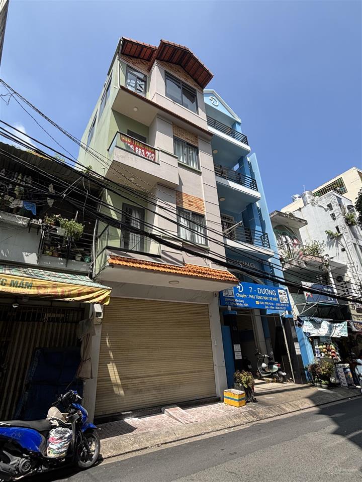 Cho thuê nhà mặt tiền phùng văn cung. p2. quận phú nhuận. 4 x 11m. 1 trệt 3 lầu. giá 29tr tl