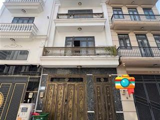 Nhà bình tân  6pn  4 tầng  giáp tân phú  ngang 5.5m  khu phân lô hẻm 7m vỉa hè  nh 5tỷ.