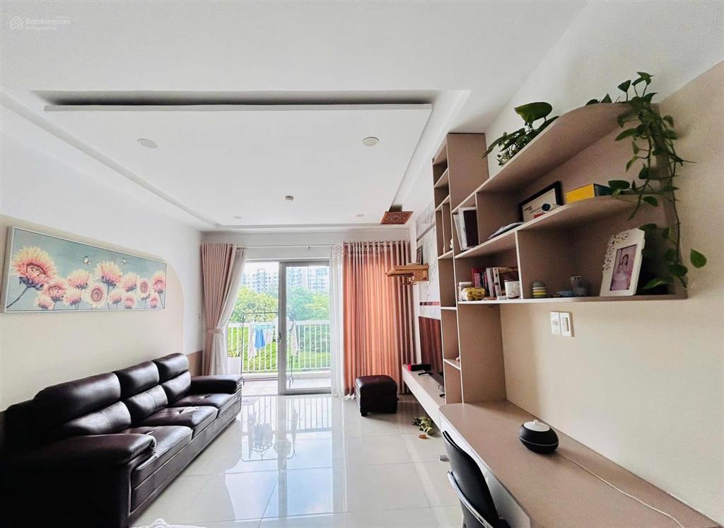 Bán căn 2pn đã có sổ hồng, hướng đông nam, khu ruby celadon city, 71m2 giá 4,1 tỷ