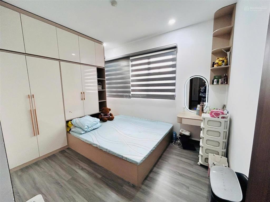 Bán căn 2pn đã có sổ hồng, hướng đông nam, khu ruby celadon city, 71m2 giá 4,1 tỷ