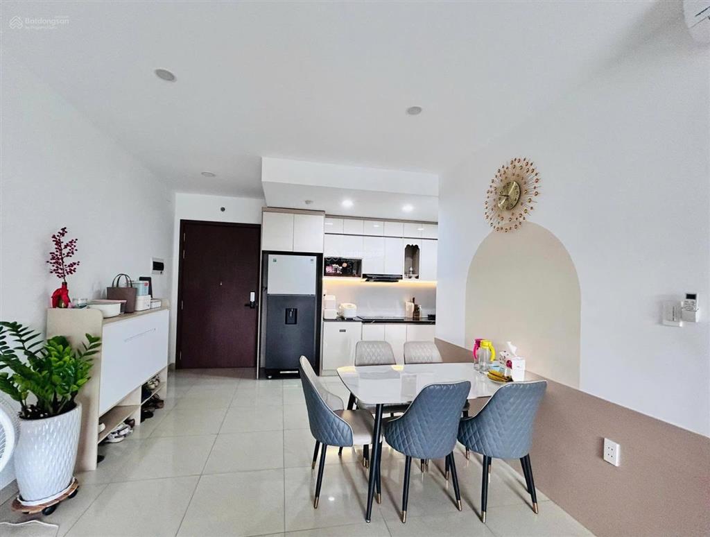 Bán căn 2pn đã có sổ hồng, hướng đông nam, khu ruby celadon city, 71m2 giá 4,1 tỷ
