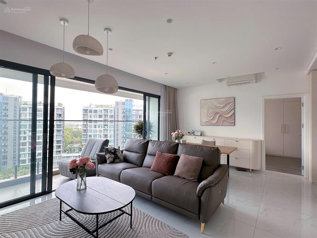 Bán diamond alnata plus, celadon city, 3pn tầng 9 căn góc 118,6m2, ban công dài, có ô xe định danh