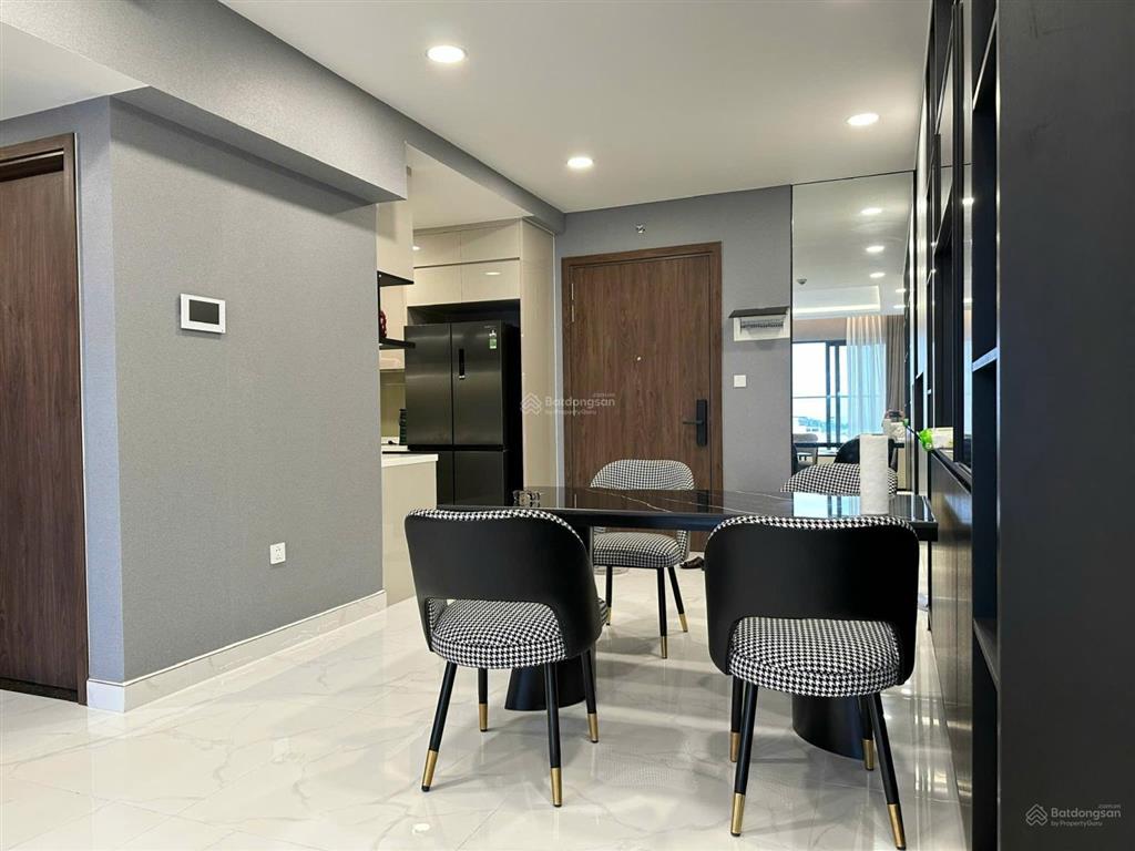 Căn hộ diamond brilliant, 2pn 96m2, tầng 2, ban công đông nam, để lại nội thất xịn, celadon city