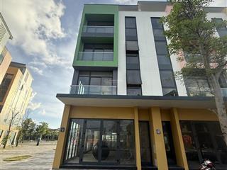 Bán nhà phố liền kề rộng 104m2 tổng diện tích sàn 230m2 hoàn thiện bên ngoài số tầng 3,5 tầng