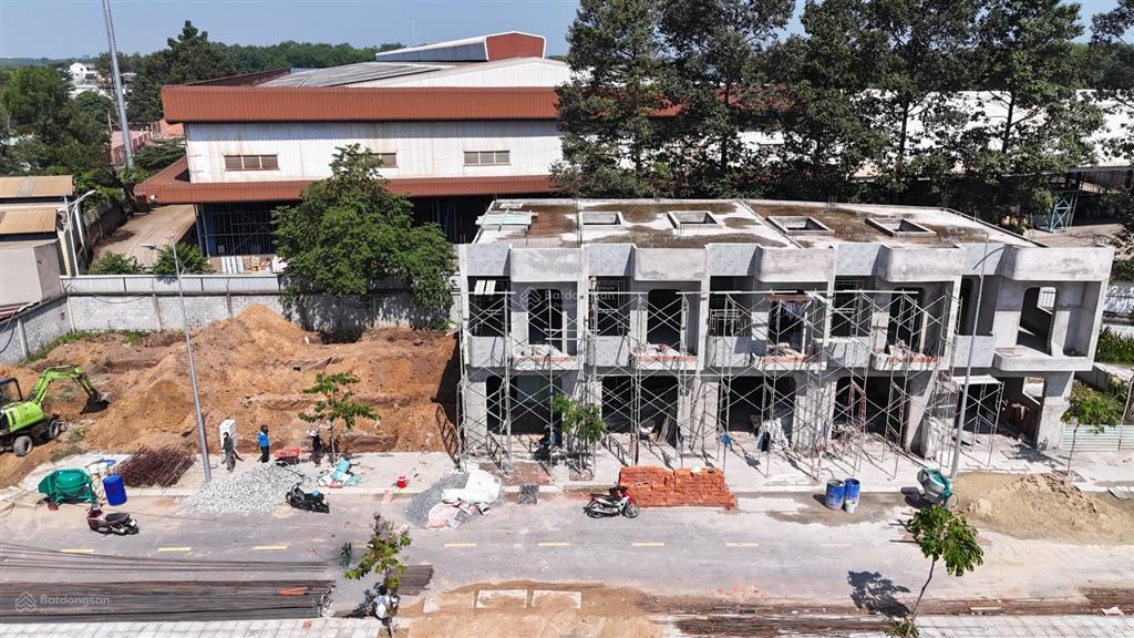 Nhà phố mặt tiền hl409, 72m², giá chỉ 3,3 tỷ