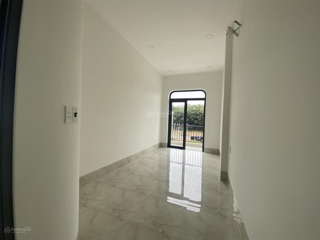 Nhà phố mặt tiền hl409, 72m², giá chỉ 3,3 tỷ
