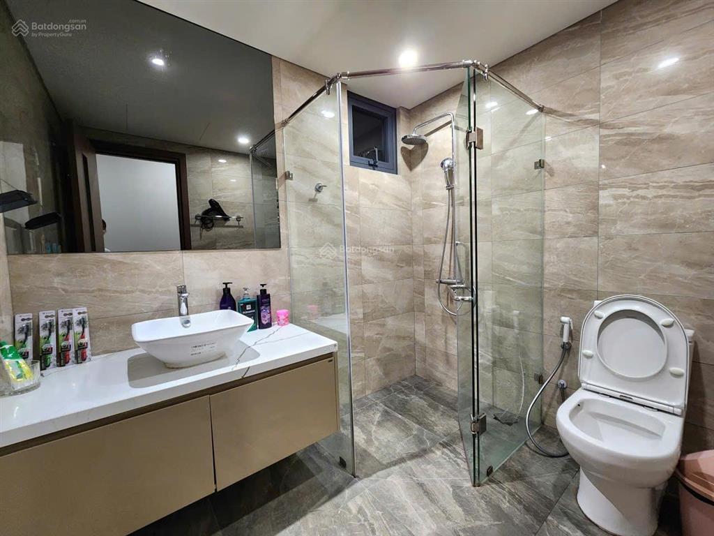 Chính chủ bán gấp cc bonaza 23 duy tân 92m2, 3 ngủ, 2wc, full nội thất, giá 7 tỷ.  0762 656 ***