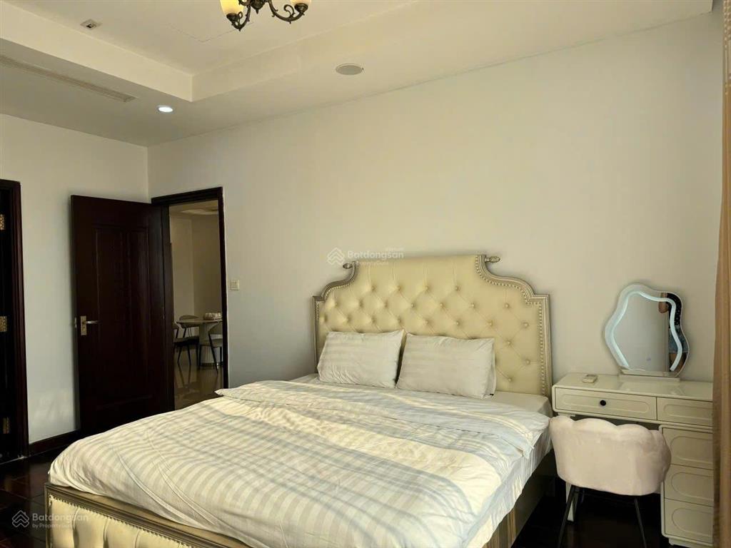 Cô mai chính chủ bán gấp vinhomes west point căn 4 ngủ, giá 14.8 tỷ, bc đông nam.  0762 656 ***
