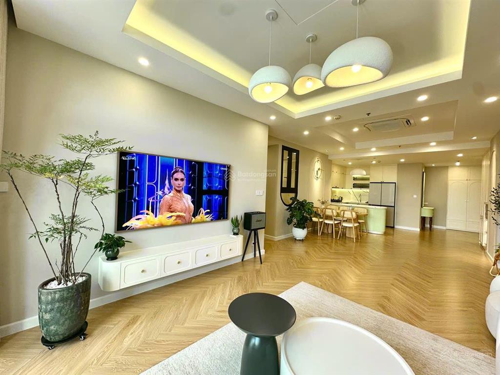 Chủ ngộp bank bán gấp căn 102m2, 3pn, giá 8.5 tỷ cc hà nội centrepoint, sổ đỏ,  0762,656.686