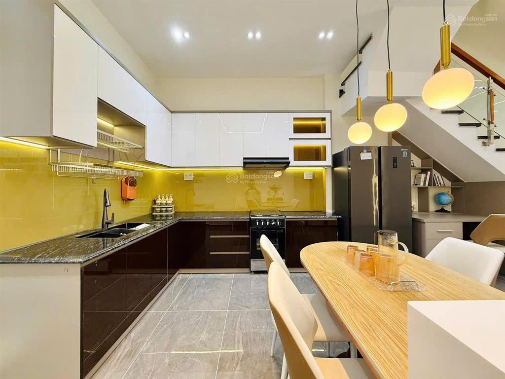Nhà chủ xây kiên cố hẻm 6m kinh dương vương, 4 x16, 5 tầng btct, 5pn 6 wc, ngay phố ẩm thực quận 6