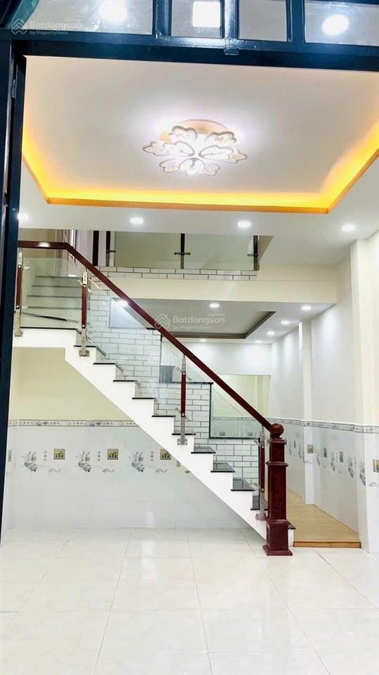 Nhà cc tân xuân 3 , xã tân xuân hóc môn