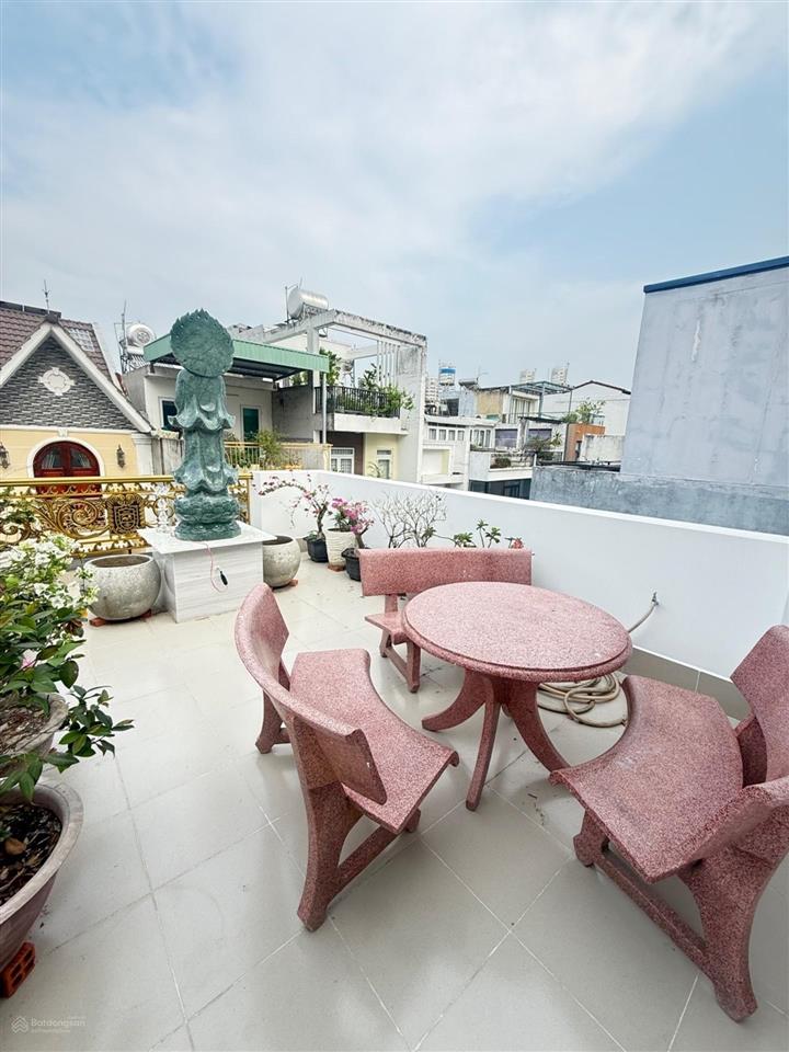 Nhà 4 tầng mới xây gần bên hoàng diệu 2, 10,5 tỷ