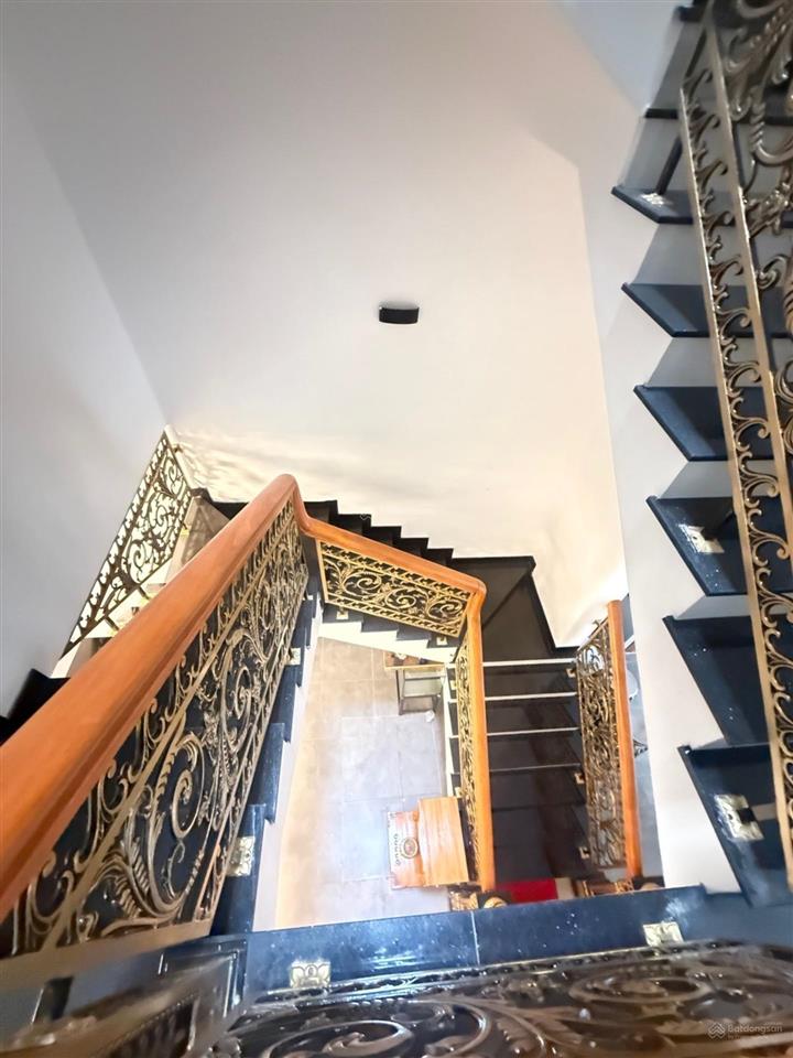 Nhà 4 tầng mới xây gần bên hoàng diệu 2, 10,5 tỷ