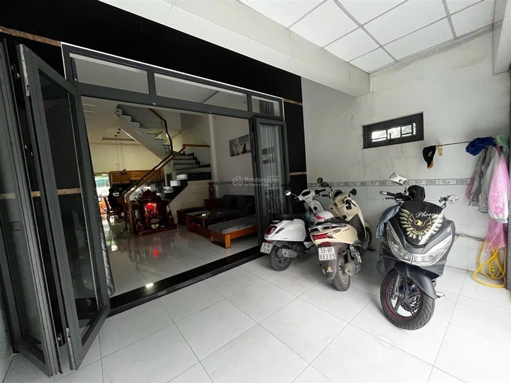 Bán nhà 3 tầng linh xuân thủ đức65m26,9 tỷ.