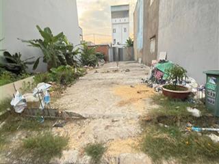 Đi nước ngoài chính chủ bán nhanh lô đất 110m2 sổ riêng, mặt tiền 5m đường nhựa cạnh trường học.
