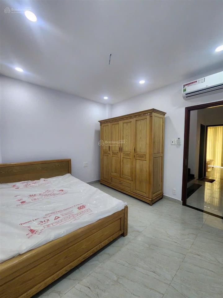 Quận 7 nhà 4 tầng xe hơi 7 chỗ đỗ cửa ngày đêm