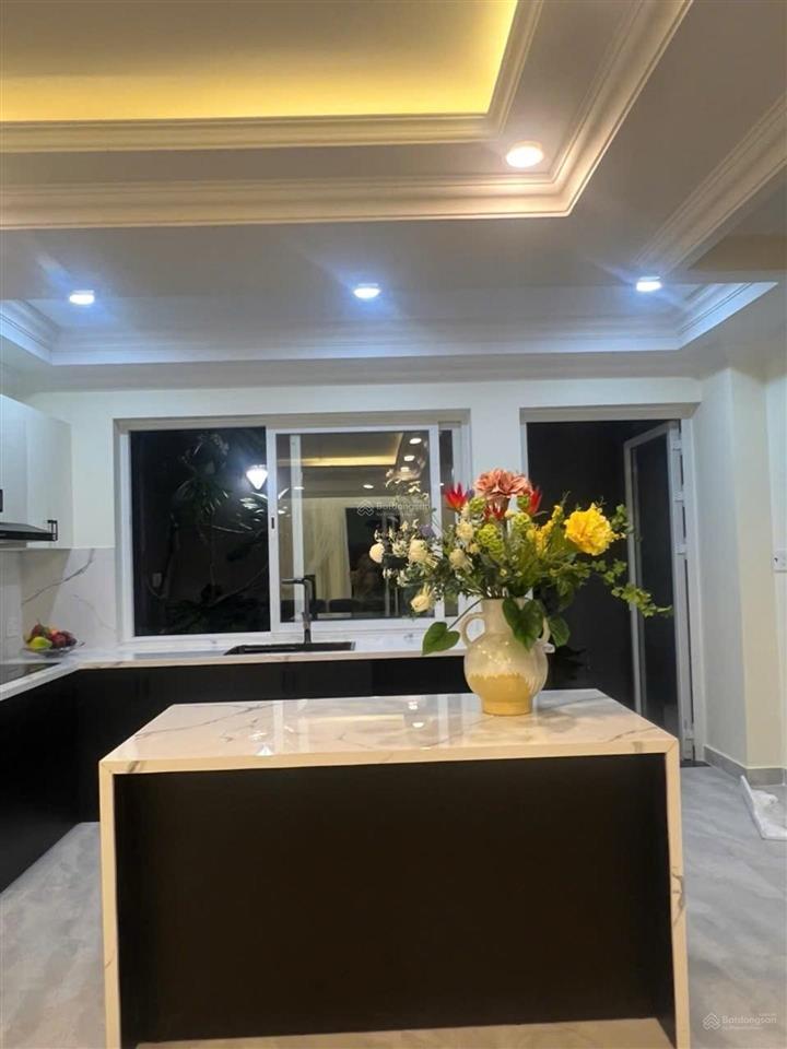 Nhà mới hoàn thiện 5 tầng phong cách châu âu hiện đại  thanh khoản 8 tỷ 900 triệu (còn tl)